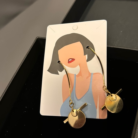 Great Deal Gorgeous Earrings - Picture 1 of 4